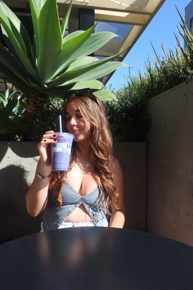 mati | “went to my show” 😭 tweet media