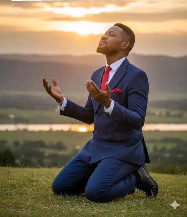 DeejayJonahPro's tweet photo. My God Protect Me From My Fake-Friends… For My Enemies I Can Handle You Mwe-Mbesobolela..👊 https://t.co/SXJkQEpIi3