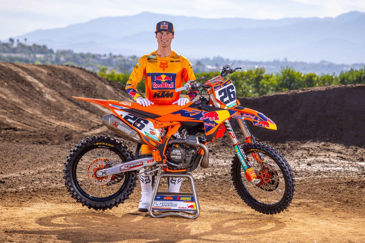 mx1onboard's tweet photo. 🙌¡ES OFICIAL! Jorge Prado regresa a sus raíces con Red Bull KTM para afrontar la temporada 2026 de @supermotocross 

🤝Además Eli Tomac será su compañero de equipo, ambos junto a Aaron Plessinger https://t.co/5knsCuowiX