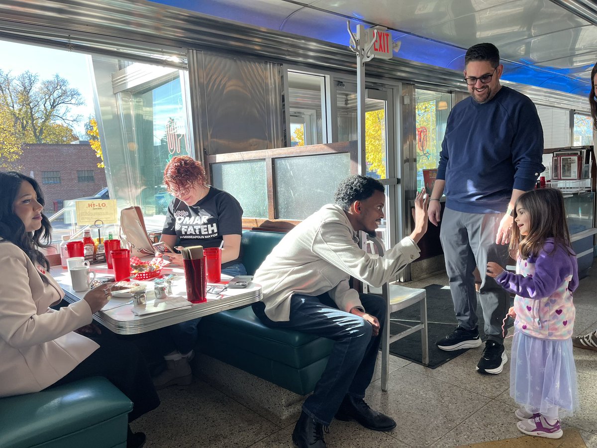 aurinmpls's tweet photo. It’s lovely to have Sen. @OmarFatehMN join Team Aurin and CM. @JChavezMpls for some Election Day stops in the Southside today! ☀️

We started off our day with breakfast together at Ward 12’s very own Hi-Lo Diner, then got lunch with friends at the Midtown Global Market in Ward 9! https://t.co/6nY8rg0MP0