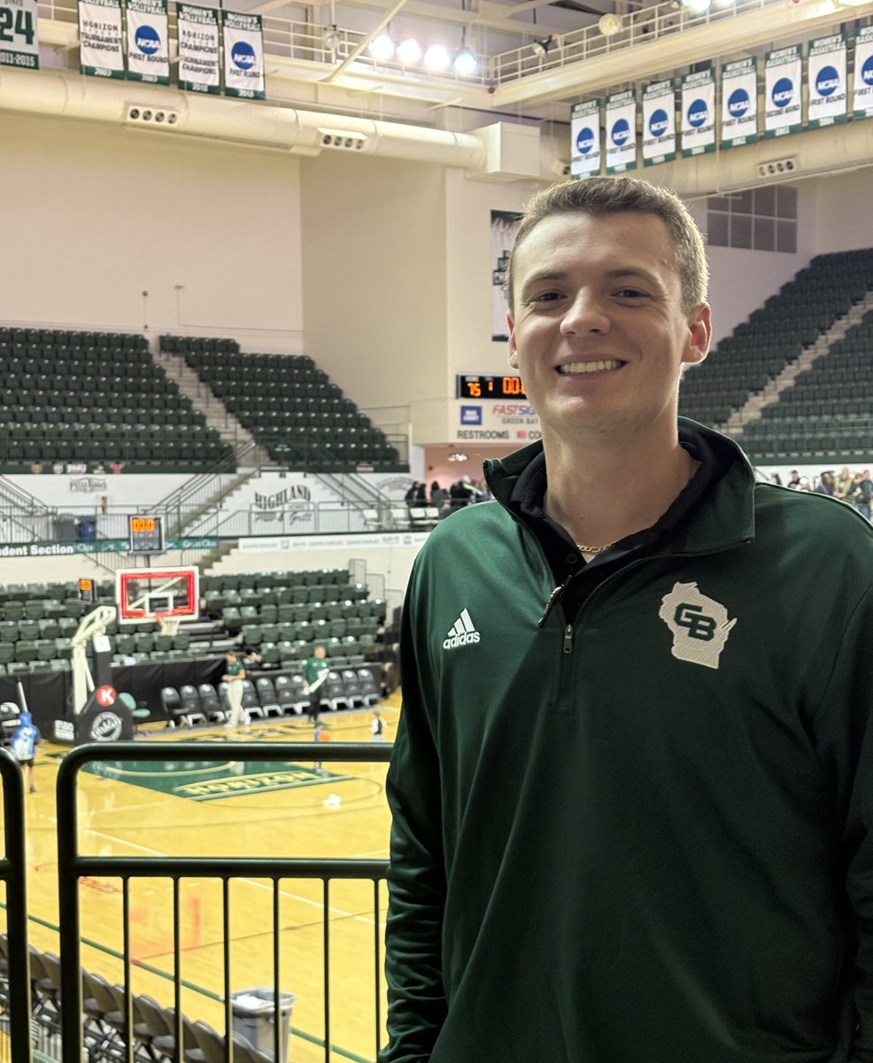 Excited to share that I’ll be joining Green Bay Phoenix Athletics as the Public Address Announcer for Men’s Basketball! 🏀🎙️

Can’t wait to bring the energy to Kress Center this season #RiseWithUs