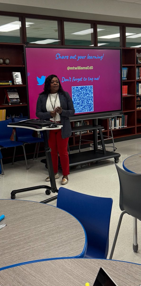 Hall_AISD's tweet image. Thank you for coming out to present and train our staff on Emerging Bilinguals 2.0! 🌟 The learning was powerful and inspiring—our team is ready to put it into action! 💪📚 #EmergingBilinguals #ContinuousLearning  @mlwilli