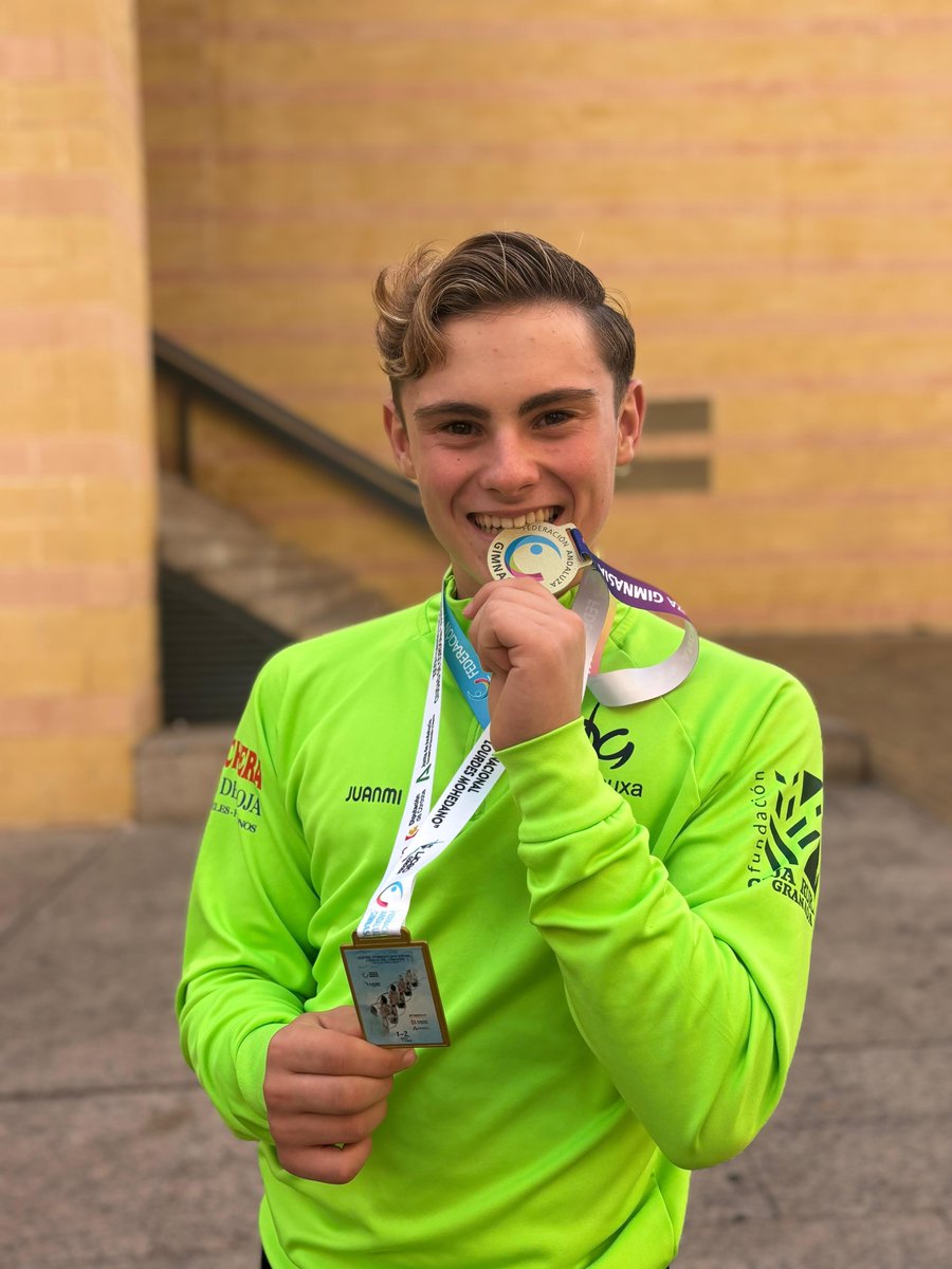 Juanmi García, campeón de Andalucía juvenil. El deportista de Medina Lauxa Gimnasia ha logrado la clasificación directa para el próximo Campeonato de España. El club lojeño ha participado con un buen balance en esta importante cita de la rítmica andaluza
elcortodigital.es/deportes/juanm…