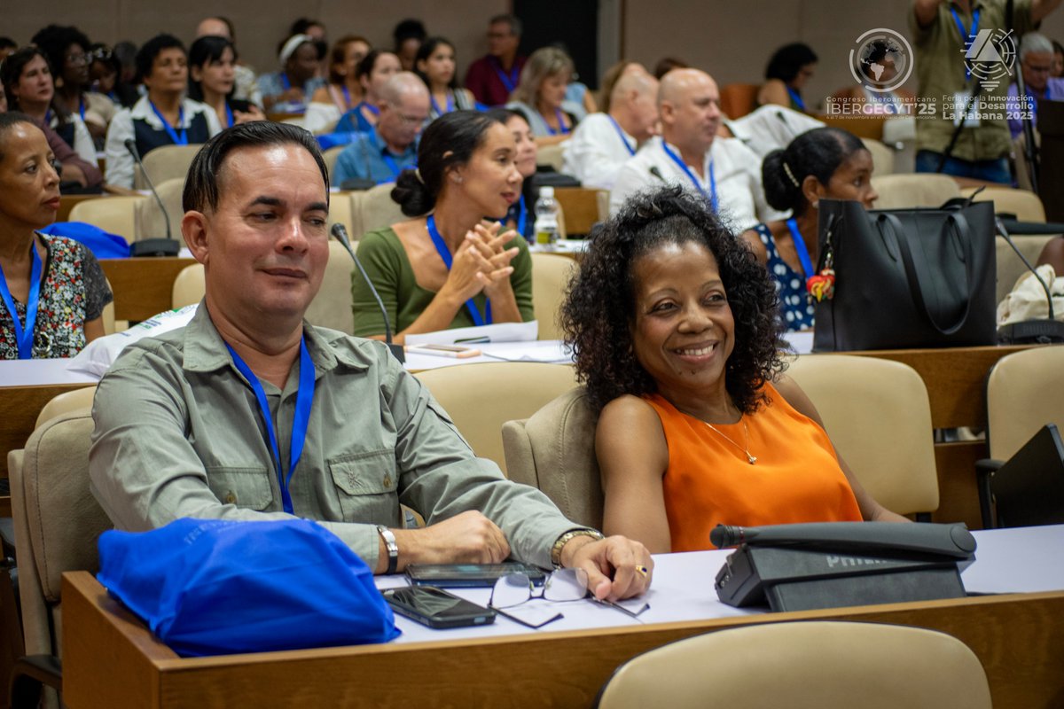 gecytcu's tweet image. 🎉 ¡Arranca el #IBERGECYT2025!
Con la presencia de los viceministros de @cubacitma, @daimarc e @Idalia10557584; la presidenta de honor, Betina Palenzuela Corcho; y las presidentas del comité organizador, Osleidys Torres Valdespino y Yadira Carrillo Frías 👇