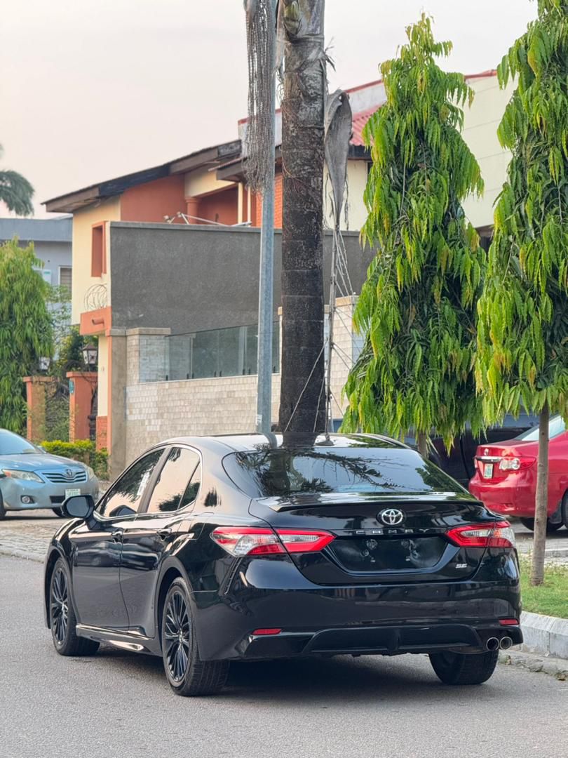 EXTREMELY CLEAN 
FOREIGN USED 
TOYOTA CAMRY SE 2018 MODEL
WITH ORIGINAL CUSTOMS DUTY 
AVAILABLE FOR INSPECTION 
CAR IS IN PRISTINE CONDITION 
PRICE: 26,500,000 ONLY
LOCATION: ABUJA 
NATIONWIDE DELIVERY 🇳🇬
