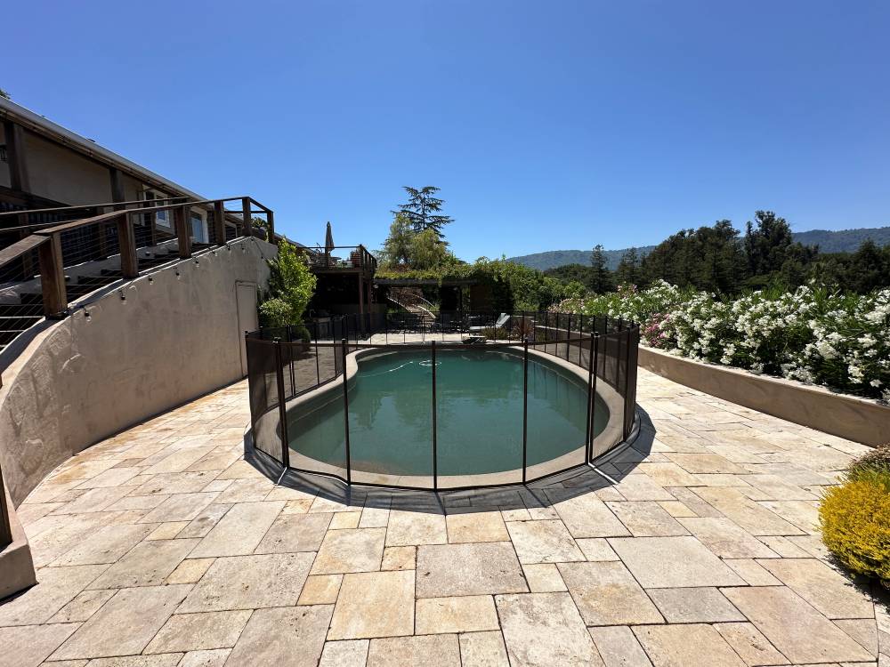 BabyBarrierSJ's tweet image. A pool safety fence is crucial for protecting young children near your swimming pool. #CaliforniaSwimmingPoolFences #RemovablePoolFence  
babybarrierpoolfences.com/project/save-a…