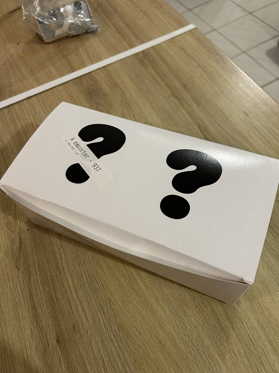 Doc_baste's tweet image. 2 burgers au poisson, ça devrait être illégal, Burger King enculé