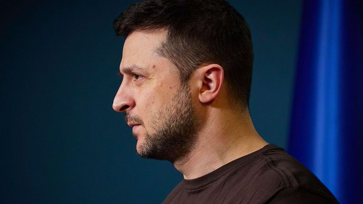 A leader is someone you follow to a place you wouldn't go alone.
(Joel Barker)