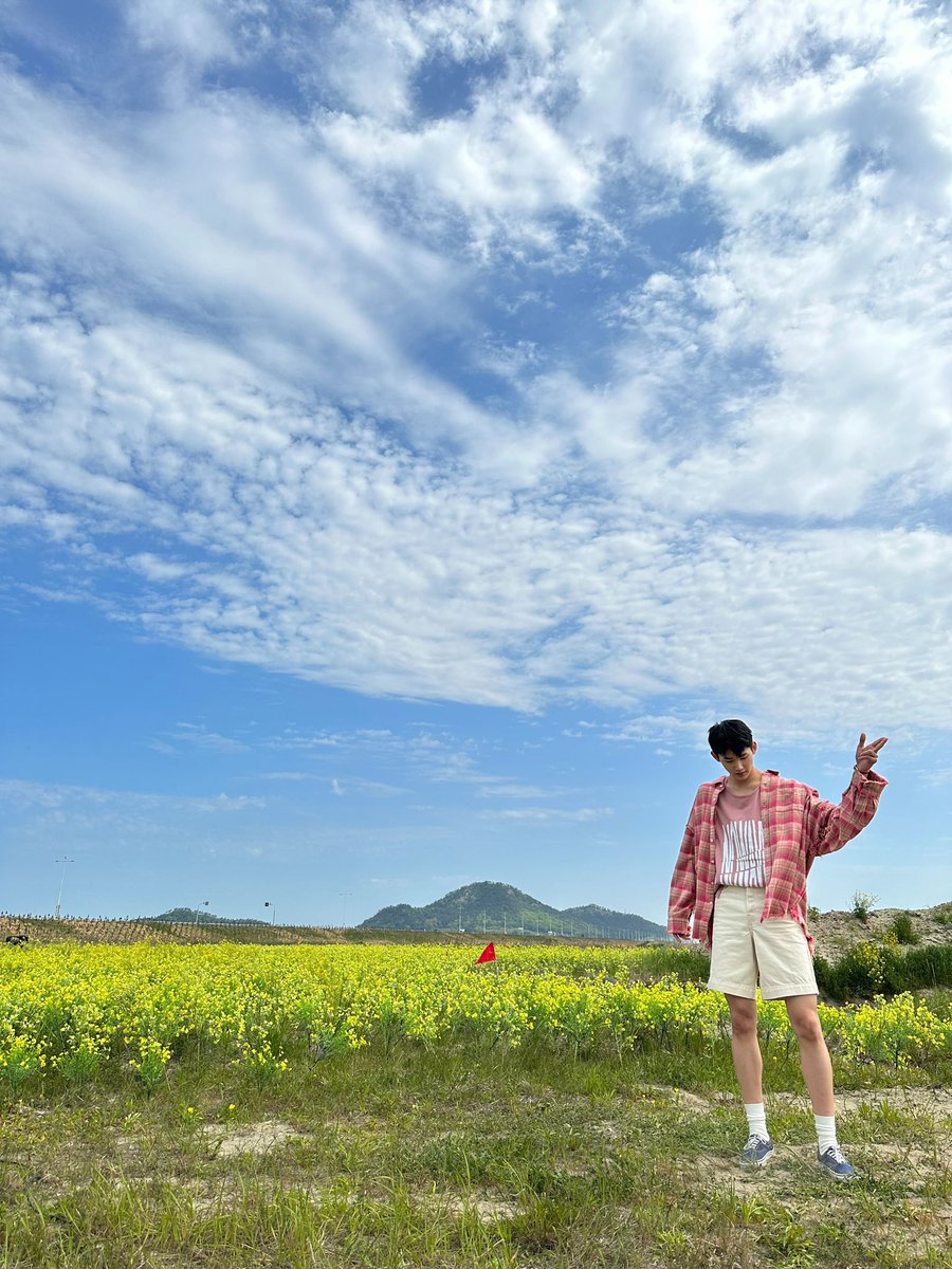 manifestojeruk's tweet image. #LINKED_ABIM 🌱 • (25/11/05) 

いつもふざけると1番笑ってくれてこっちまで嬉しくなるよー! Thank you for being born. Jangan lupa makan yang banyak tapi tingginya jangan kalahin Abang, janji? Terakhir; serta mulia, Kapten. 🍀 #ARKAN_DAY