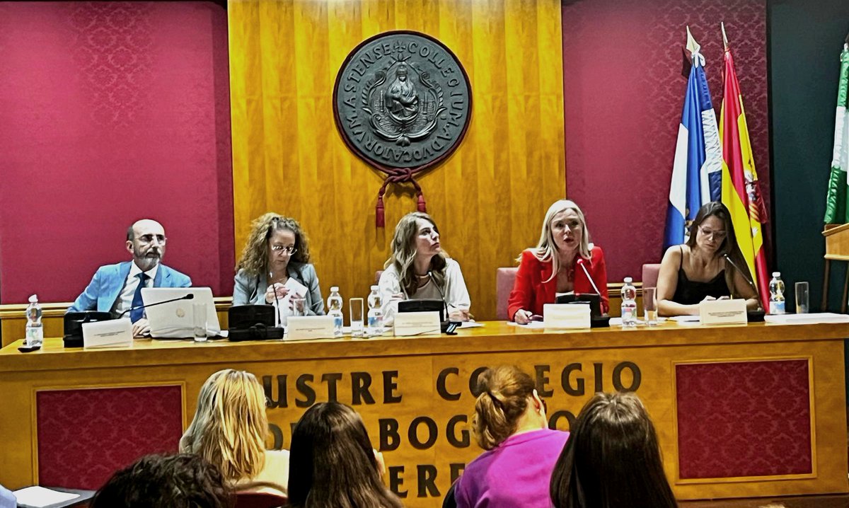 Esta tarde se ha celebrado en nuestra sede social las III Jornadas en materia de violencia de género y sexual. Destinadas a abogados del Turno de Oricio, profesionales del Instituto de Medicina Legal y personal de los Puntos de Encuentro Familiar. <a href="/violenciagenero/">violenciadegenero</a>