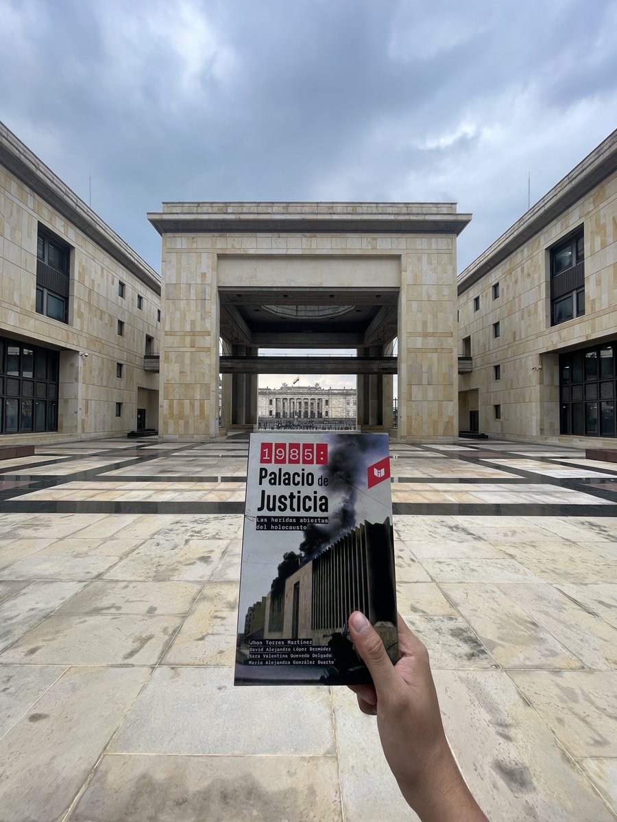 Publicamos un libro en <a href="/ELTIEMPO/">EL TIEMPO</a> con las verdades que se asoman tras 40 años de la toma y retoma del Palacio de Justicia.  Un documento histórico para Colombia. Una investigación que realizamos con <a href="/JhonTorresET/">Jhon Torres Martínez</a> <a href="/quevedo_sara18/">Sara V. Quevedo</a> y Alejandra González.