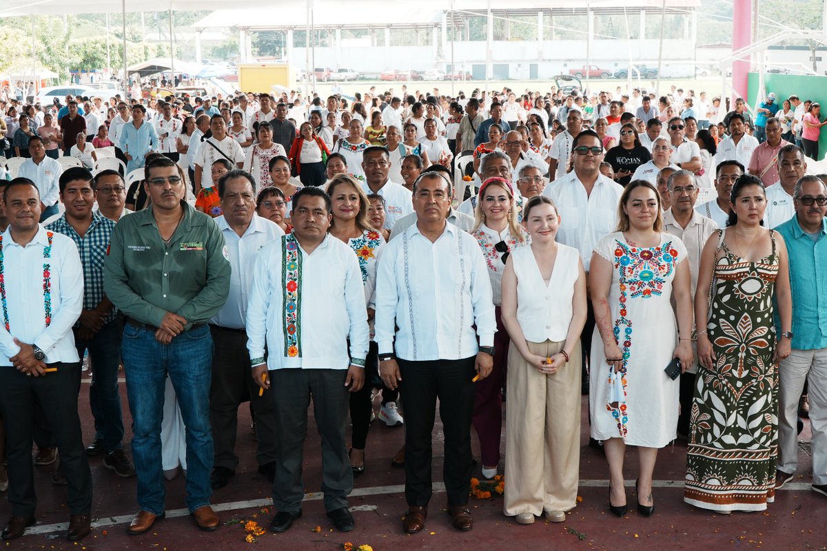 Con el objetivo de fortalecer la identidad y preservar las tradiciones de la Huasteca Potosina, el titular de SEGE, Juan Carlos Torres Cedillo, encabezó el Encuentro de las Tres Culturas en Matlapa, con la participación de comunidades náhuatl, tének y xi’iuy.