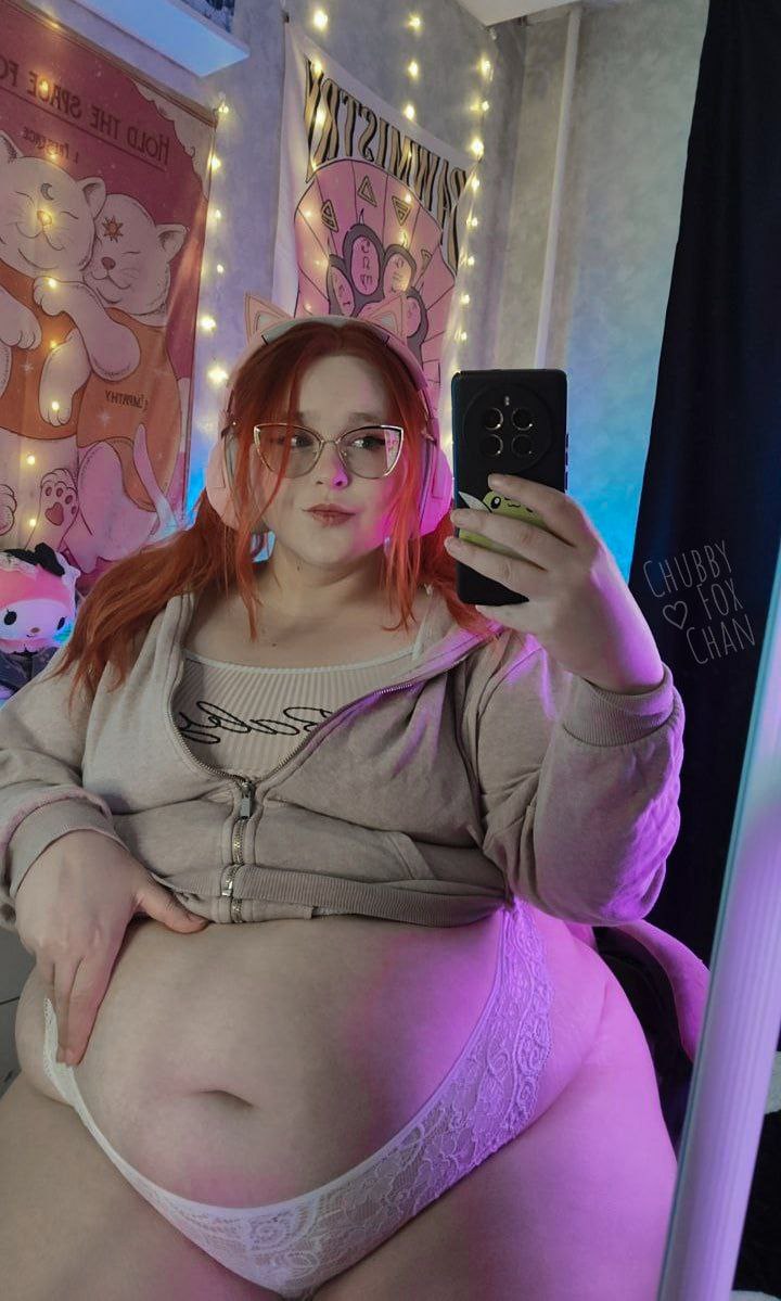ChubbyFoxChan's tweet photo. Chubby kitty ate, now she demands compliments 😼✨

#chubby #bbw #ssbbw #feedee #feederism #belly #fat #fatbelly #fatass #bigass https://t.co/VqEv7XUDF5