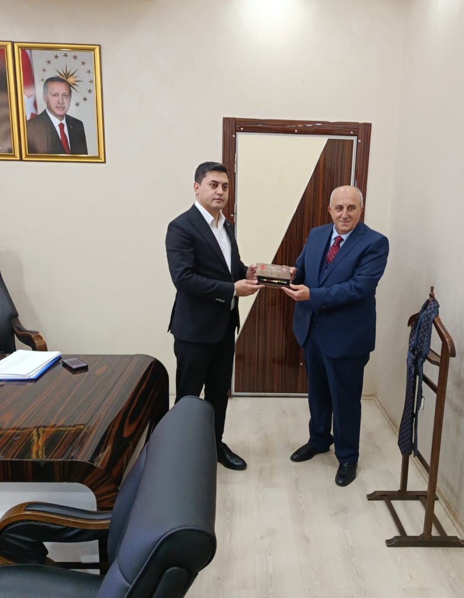 RecaiSolmaz's tweet photo. Türk Hava Kurumu(THK) Erzurum Şube Başkanı Recai Solmaz ve Yönetim Kurulu üyeleriyle  Tortum'a yeni atanan Kaymakam Sayın Hakan BAŞOĞLU'na hayırlı olsun' ziyaretinde bulundu. https://t.co/ZixC9FvAsz