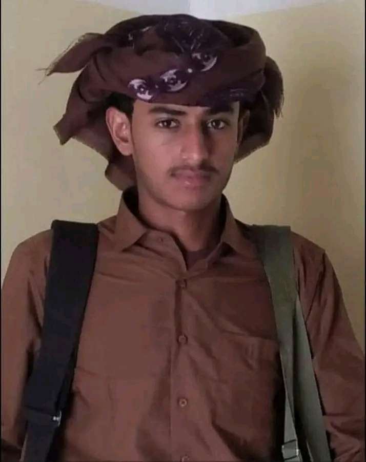 استشهاد ناجي صالح هسال الأسلمي من اللواء الخامس قوات دفاع #شبوة، الذي ارتقى اليوم في مواجهات مرخة العليا. وقد أسفرت المواجهات عن إصابة اثنين  من الأبطال دفاع #شبوة تم إسعافهم على الفور إلى عتق لتلقي العلاج. رحم الله الشهيد والشفاء العاجل للجرحى.

#الجنوب_بحاجة_لقيادات_مخلصه