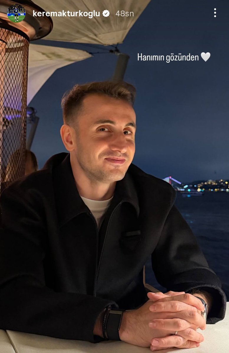 Hem aşkta kazandı, hemde çok sevdiği çocukluk aşkı Fenerbahçeye kavuştu.. Yüzündeki mutluluk boşuna değil