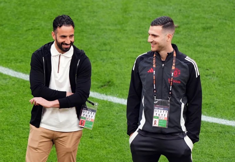 mufcMPB's tweet image. 🚨 BREAKING:

Ruben Amorim and Diogo Dalot are RELATED. Manchester United sources have confirmed the distant relation between Portuguese pair. #MUFC [@samuelluckhurst]