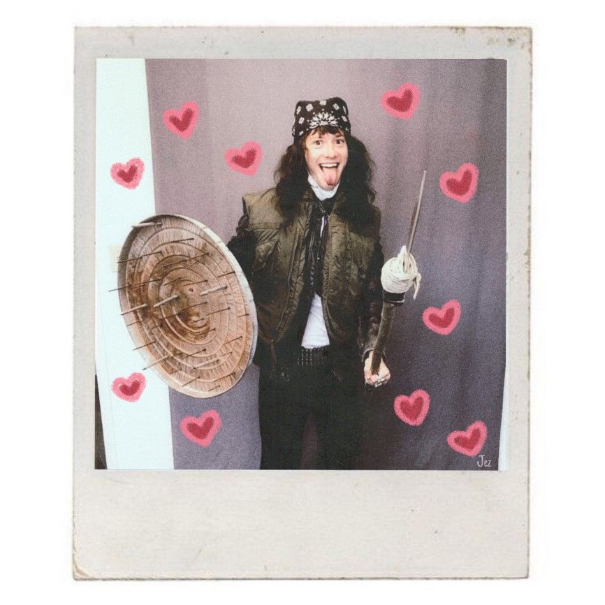 ㅤ

                  𝒔𝗲   ⭑   𝒃𝘂𝘀𝗰𝗮

       ﹙  𝗲𝗱𝗱𝗶𝗲  munson  ﹚
           ࣪    𐀶    para 𝗼𝘁𝗽 𝗰𝗼𝗻 riley

           #STrp   ╱    𝑏y:   mon.⠀
ㅤ