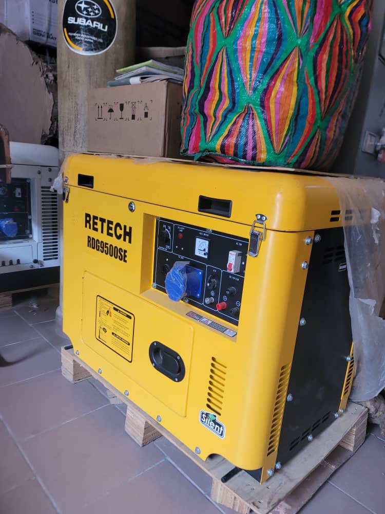 Alabaotgplug's tweet image. Meet the powerhouse! 🔥💡 RETECH RDG9500SE generator ready to keep the lights on! 🔌⚡ #AlabaOTGPlug #GeneratorGoals #PowerUp #RETECH #EnergySolutions #NigeriaPower #BackupPower