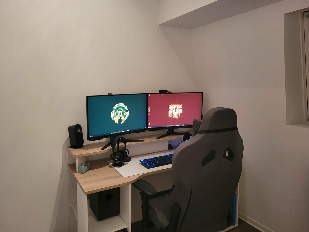 MaleforTCG's tweet photo. Deux choses en 2024 ! 
- La sortie de Lorcana
- Mon acquisition d'une maison avec une belle pièce vide (Mon bureau)

C'est parfait pour faire des lives Lorcana ! 
Comment remplir tout ça ? 
Des idées @DisneyLorcanaFR 

Possible d'avoir de la déco @Ptikouik 😋 https://t.co/uGYDWgys5H