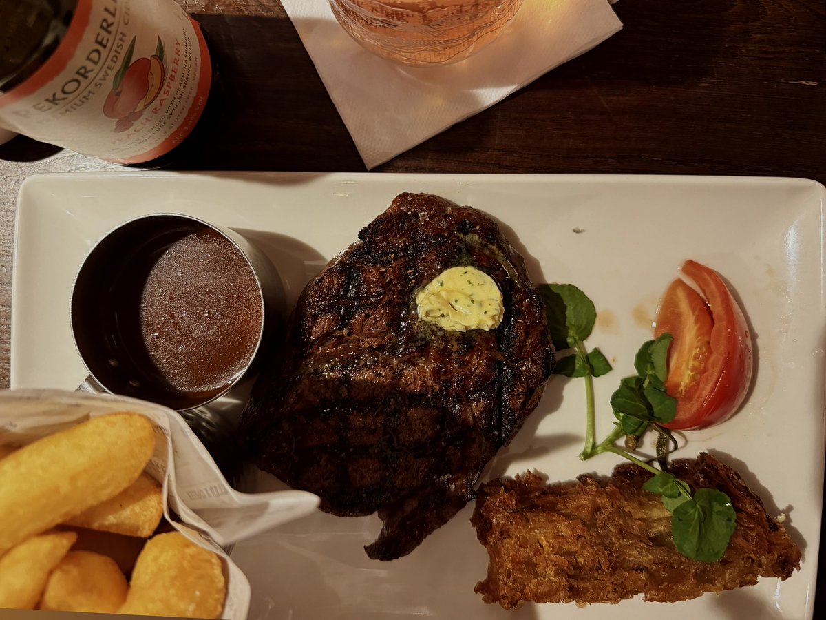 a n d r e i n a tweet media