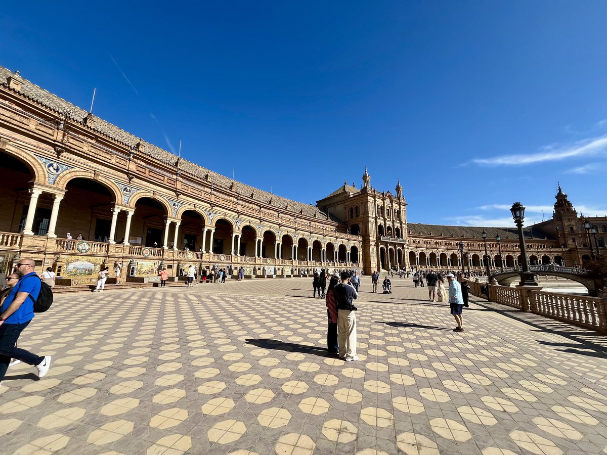 Dr David J Hunter tweet media