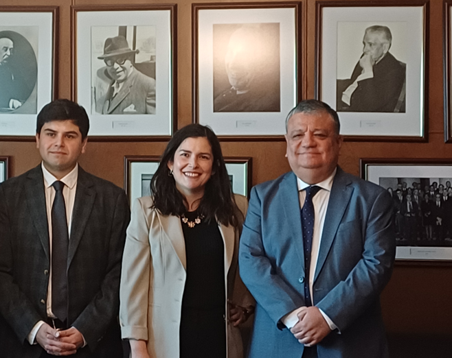 DPP_Valparaiso's tweet photo. Rocío Sánchez, Diego González y Héctor Hernández expusieron en el seminario “Asociaciones delictuales y criminales: Dimensiones penales y procesales de su reforma”, organizado por @DerechoUV y @DPP_Valparaiso
 
📢  Revisa aquí sus presentaciones

https://t.co/xYuwYHlWda https://t.co/WLJtEwvZWg