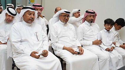 shayebab's tweet photo. #الأحساء_لا_تتثاءب 
برعابة نادي قوافي الأدبي @QwafiClub 
في حفل بهيج  بمقر مركز بر الفيصلية بالهفوف  تدشين ديوان  صحراء تتنهد و مطر يرقص  للشاعر ابراهيم الدريس  #القارة 

@mediaeyes2 https://t.co/veHQ5bLieY