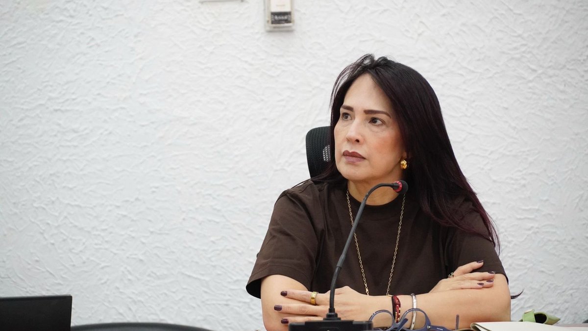 Concejodebaq's tweet image. 🗓️ Martes, 4 de noviembre. 

🩷 Comisión Legal para la Equipad de la Mujer. 

🔴🟡🟢 Concejo Distrital de Barranquilla.