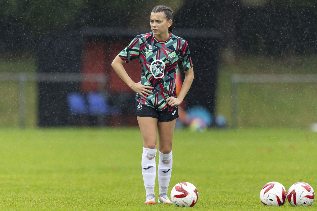 <a href="/btuwomenfc/">Barry Town Utd Women FC</a> <a href="/PolWildMcgregor/">Polly Wild-McGregor</a> <a href="/AberTownWomen/">Aberystwyth Town Women FC</a> <a href="/WelshSchoolsFA/">Welsh Schools' F.A.</a> <a href="/CascadeLadies/">Cascade YC Ladies</a> 🦢 Megan-Ruby Clarke | Swansea City | Forward 

Rewind to 2023/24. Since the league was formed, Cardiff City were dominating the Adran U19s scene, as you would expect for a club of that magnitude. However, Barry would be the team to change the script. 

An incredible campaign in