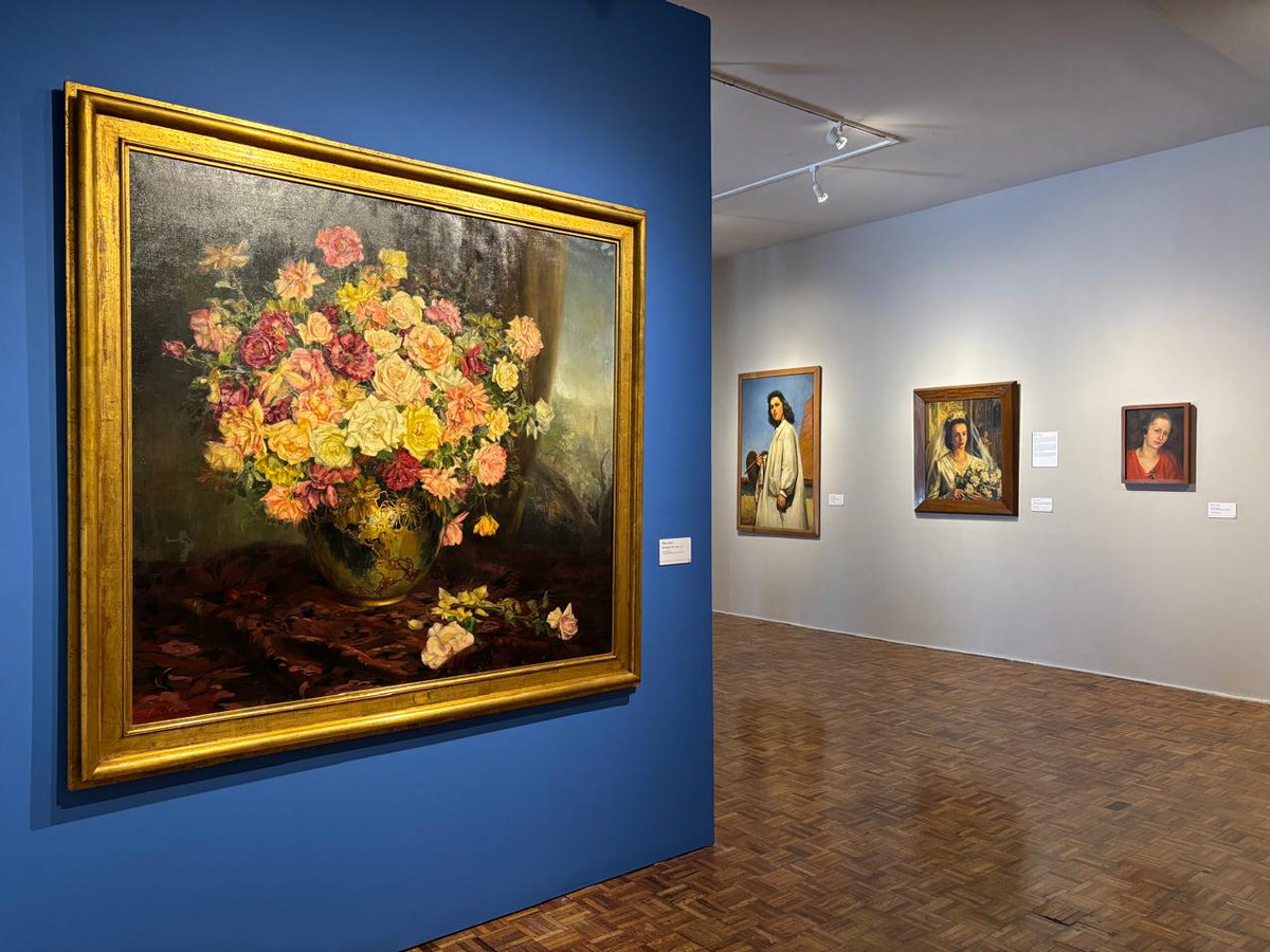 museo_sancarlos's tweet photo. En los años cuarenta, Pilar Calvo alcanzó un temprano reconocimiento, exponiendo su
trabajo en Nueva York en 1941 y en el Palacio de Bellas Artes en 1944.
Visítanos #EnSanCarlos y recorre la exposición “Pilar Calvo: Travesías de trazo y color”
🕙 De martes a domingo | 10 a 18 h https://t.co/gAHmkmD40P