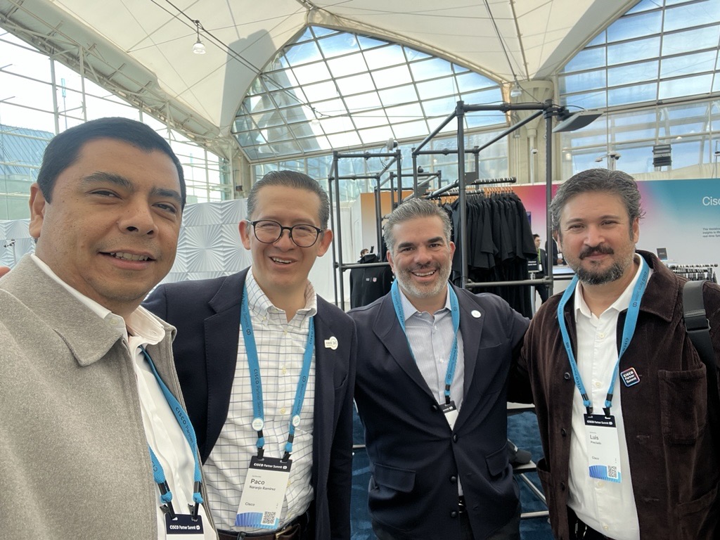 netec's tweet image. #Netec presente en el Cisco Partner Summit 2025
Nuestro Dir. Roberto Tiscareño Campos se reunió con Deborah Avilez (Cisco Perú) y con Francisco Naranjo, Isidro Quintana y Luis Preciado (Cisco México) para fortalecer alianzas y seguir impulsando adopción tecnológica

#CiscoPS25
