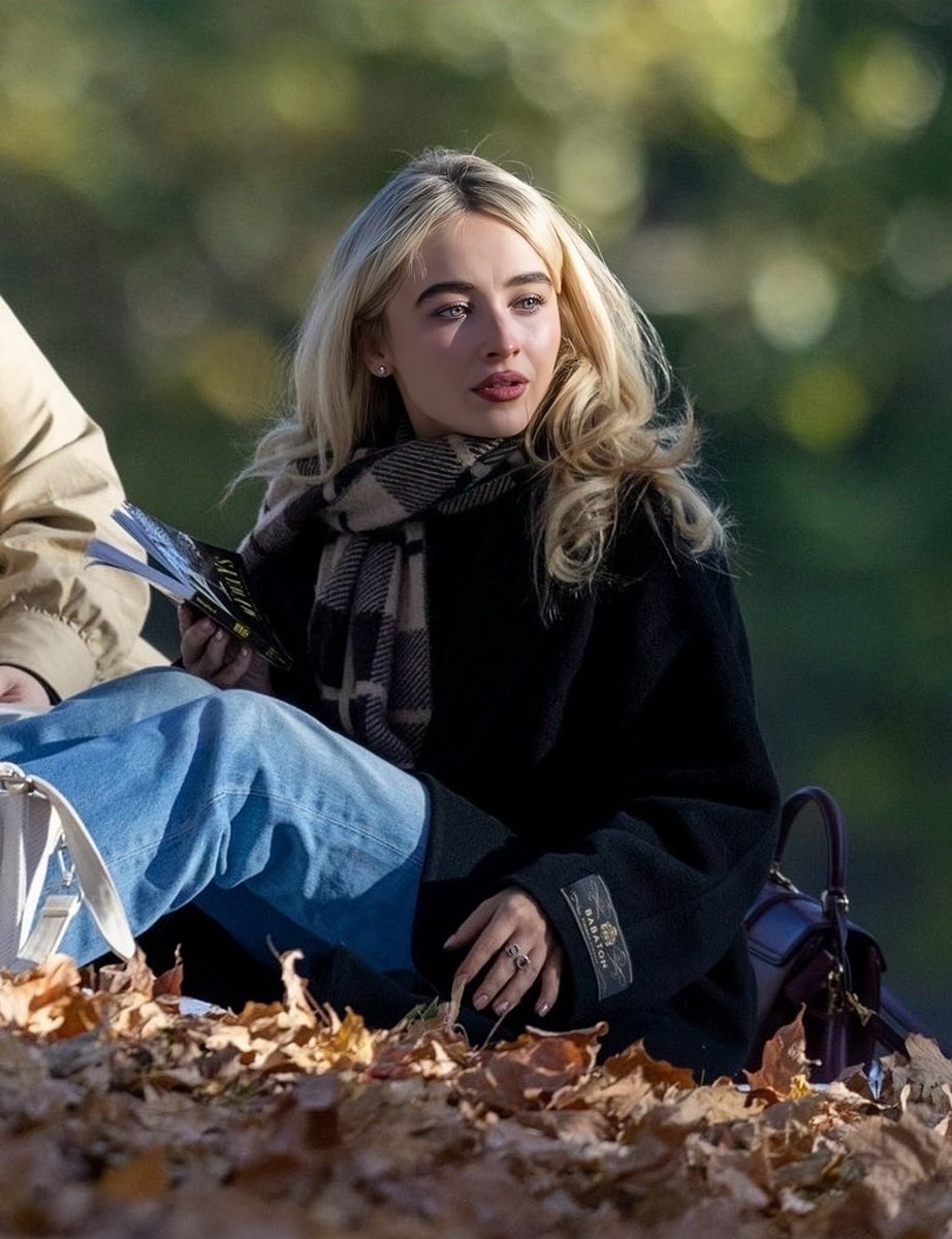 carpenterfiles's tweet image. this photo of sabrina carpenter &amp;gt;&amp;gt;&amp;gt;&amp;gt;