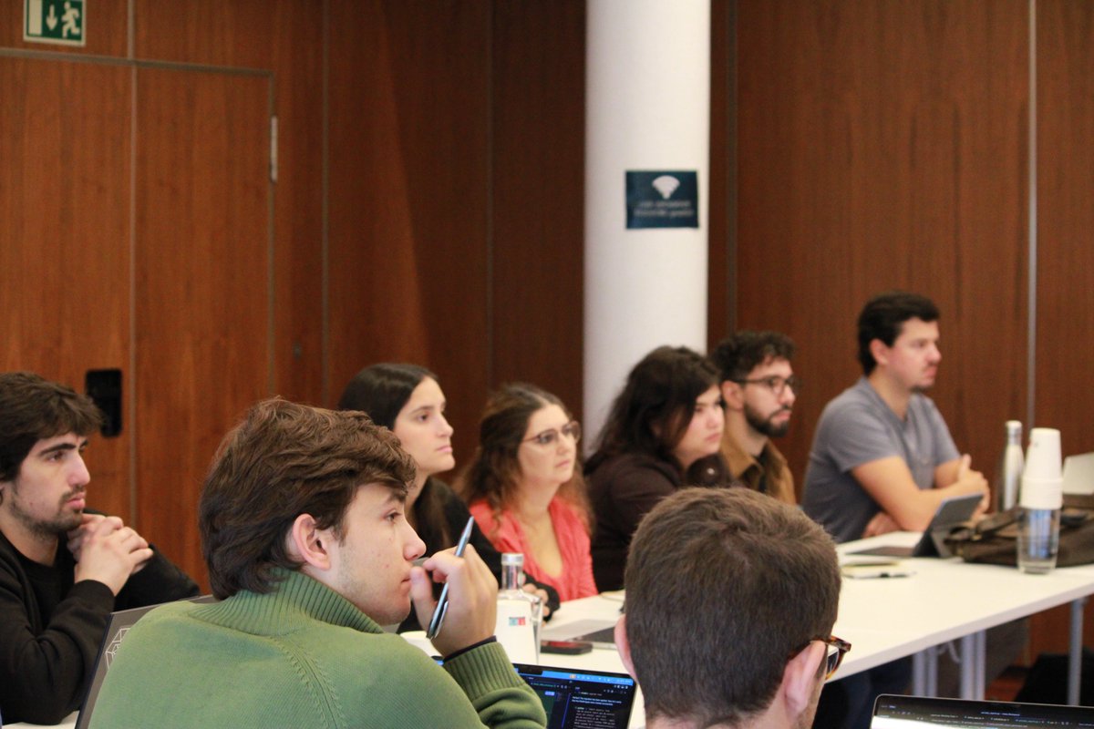 lispolis_'s tweet image. 🔥 Dia intenso no Bootcamp Lispolis Ignite!
Falámos sobre marketing na saúde, trabalhámos em equipa e explorámos temas de ética e legalização na inovação.
Um dia de partilha, aprendizagem e muita motivação para levar as ideias ainda mais longe! 💪
#LispolisIgnite #Inovação