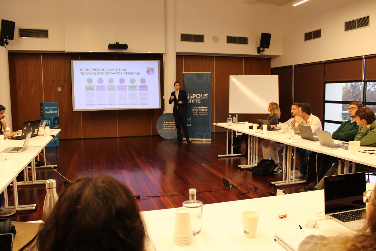lispolis_'s tweet image. 🔥 Dia intenso no Bootcamp Lispolis Ignite!
Falámos sobre marketing na saúde, trabalhámos em equipa e explorámos temas de ética e legalização na inovação.
Um dia de partilha, aprendizagem e muita motivação para levar as ideias ainda mais longe! 💪
#LispolisIgnite #Inovação