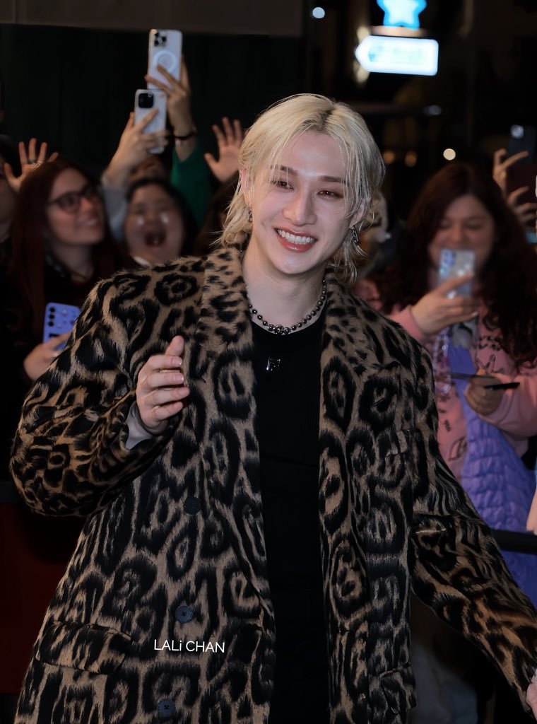 dibsondiva's tweet photo. i am gonna keep pushing my bang chan and sabrina carpenter agenda https://t.co/FKKTN7okhM