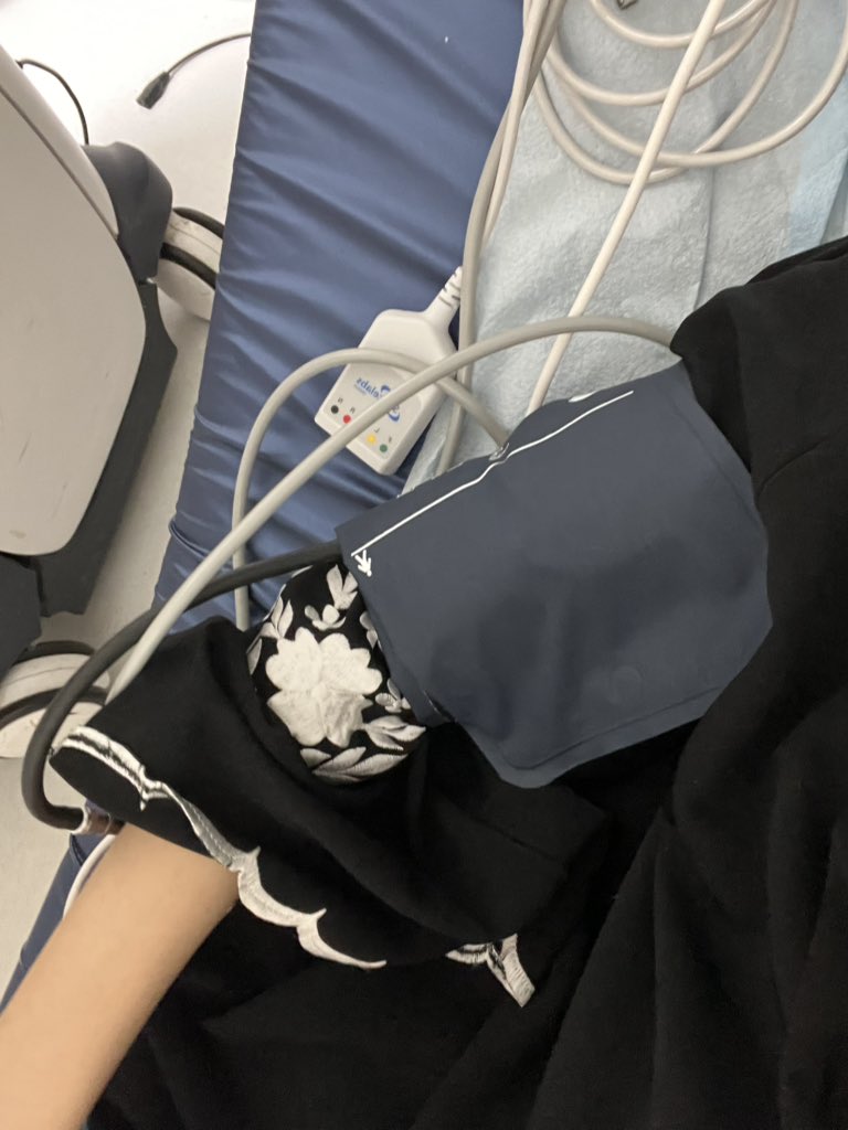 حلتيته له نص ساعه بيدي انتظر الدكتوره تشيله هي ماعندي شخصيه