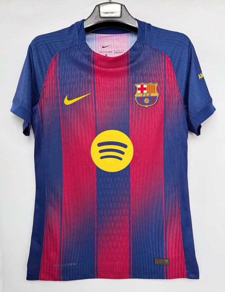 SrtaLexus23's tweet image. 🚨SORTEO de una camiseta del Barça a elegir. Requisitos para participar:

1️⃣ Seguir a @INFUTcamicracks y @SrtaLexus23.

2️⃣ RT este tweet.

📢 El ganador se anunciará el 12 de NOVIEMBRE

⭐️ Además tenéis un descuento del 10% en todas las camisetas con el código LEXUS.
