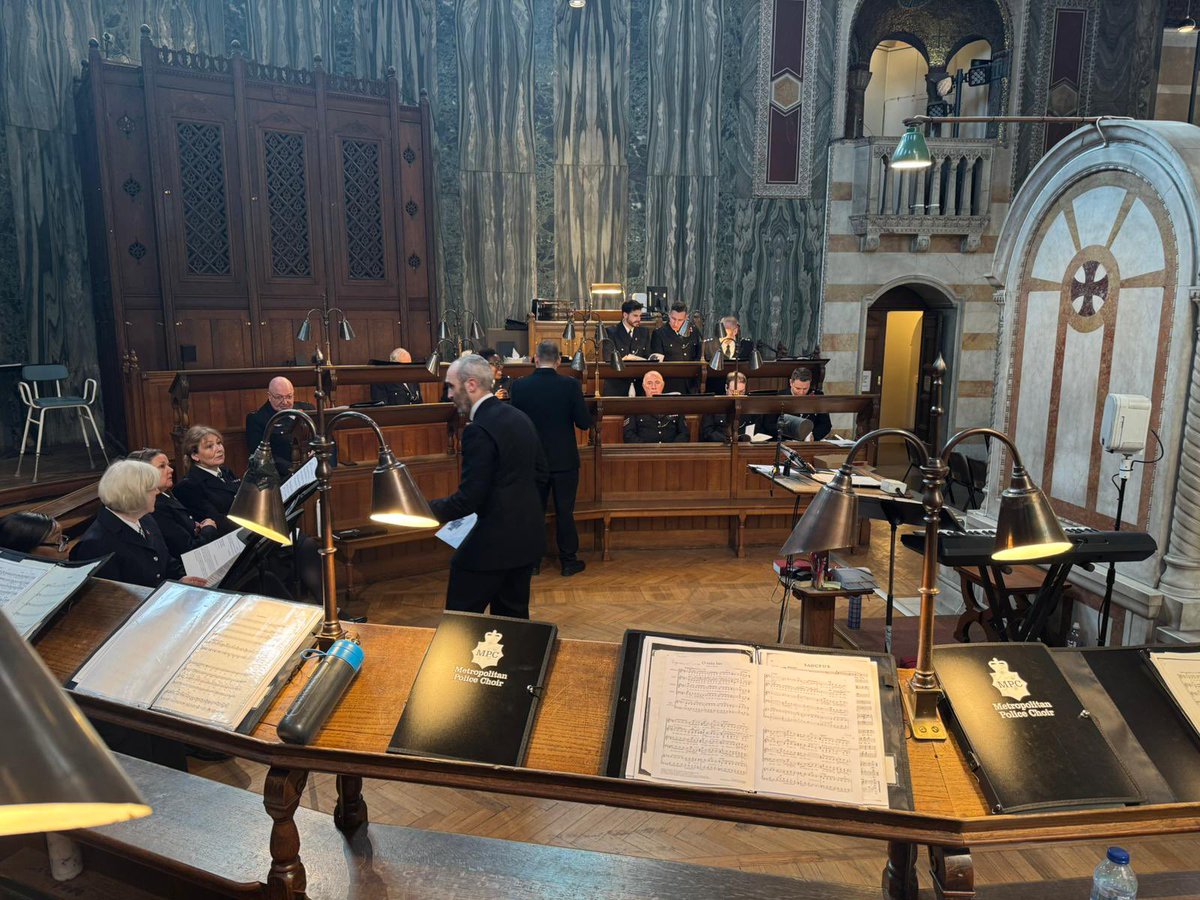 Metropolitan Police Choir tweet media