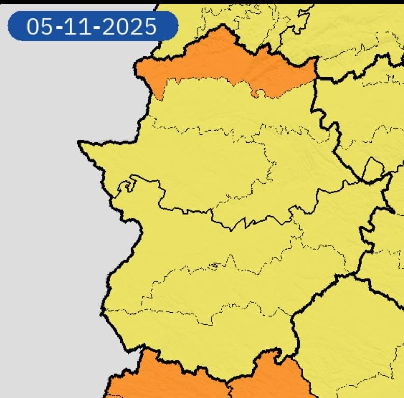 El Centro 1 1 2 <a href="/JuntaEx112/">112 Extremadura</a> amplía el nivel de #Alerta a #Naranja en el Norte de #Cáceres, por #Lluvias. 
Precipitación acumulada: 30 l/m2 en una hora. 
Desde las 10:00 h. hasta las 22:00 h. del día 5 de noviembre de 2025
#Precaución