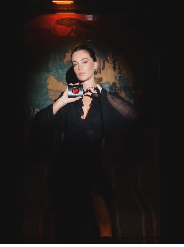 StefaniaRolle13's tweet photo. Bellezza, eleganza, sensualitร ti appartengono da sempre...sei strepitosa Sophie ๐๐ฅโค๏ธ@yslbeauty #BlackOpium #yslfragrance #sophiecodegoni https://t.co/EeoS6tqRcf