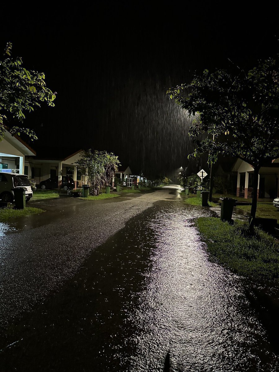 احسموها:
مَطر الليل ولا النهَار ؟