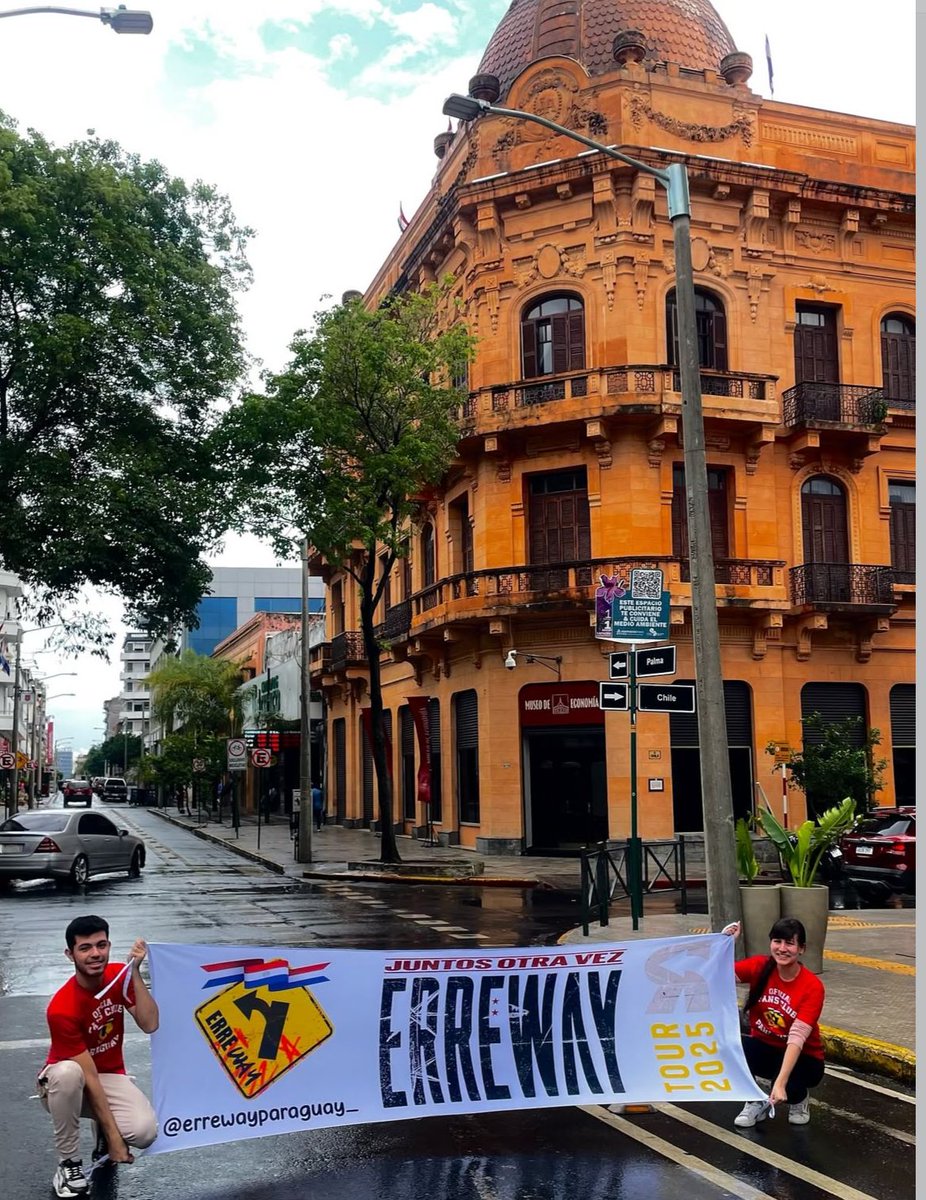 PaseoFama's tweet photo. @errewaytour asi ya esperandolos en Paraguay @errewaytour @FelipeColombo https://t.co/xfFu381b3O