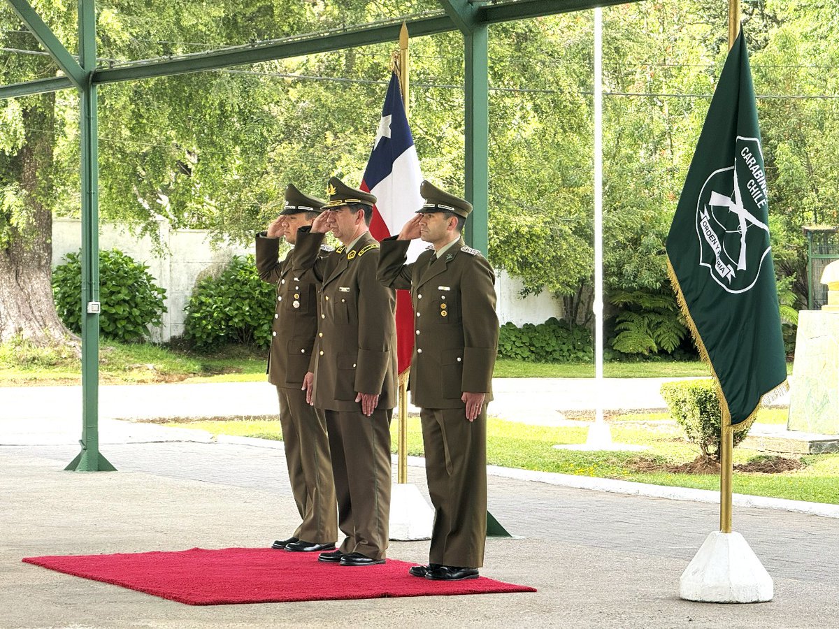 CarabLosRios's tweet photo. En natalicio del expresidente de la República,Carlos Ibáñez del Campo,fundador de Carabineros de Chile, conmemoró @CarabLosRios en un solemene acto realizado en Esfocar #Valdiviacl.El Gral Ibáñez del Campo nació el 3/11/1877 y su legado continúa inspirando a nuestra Institución. https://t.co/aUeM27DyOz