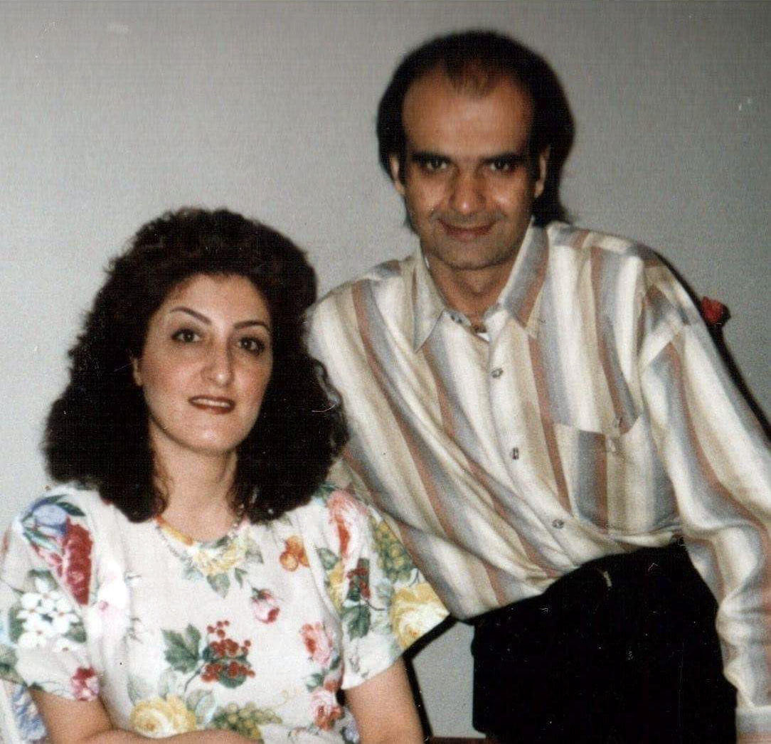 Barbad_Golshiri's tweet image. پاره‌ی دوم از «فاش‌گویی در پیشگاه مرگ» در بیداران منتشر شد. 

خواندن این متن را به کسانی که مبتلا به اختلالات اضطرابی، بیماری‌های قلبی، فشار خون بالا و مشکلات روحی هستند توصیه نمی‌کنیم.
همچنان داد خواهیم این بیداد را! 

#پیروز_دوانی #مجید_شریف #پروانه_اسکندری #داریوش_فروهر…