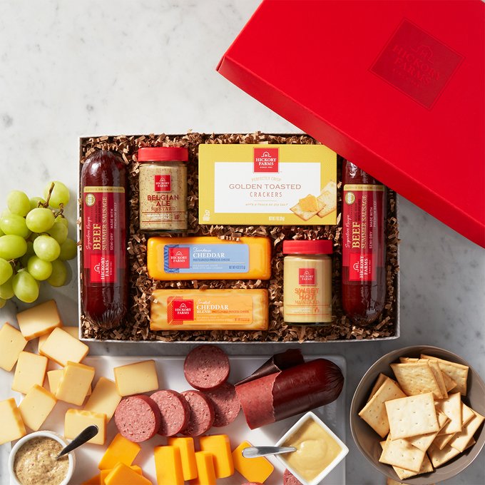 silverlakecda's tweet photo. Exciting news! Hickory Farms opens for the holiday season this Saturday, Nov 8th at Silver Lake Mall!
#HickoryFarms #HolidayGoodies #SilverLakeMall https://t.co/HedevZhz3n