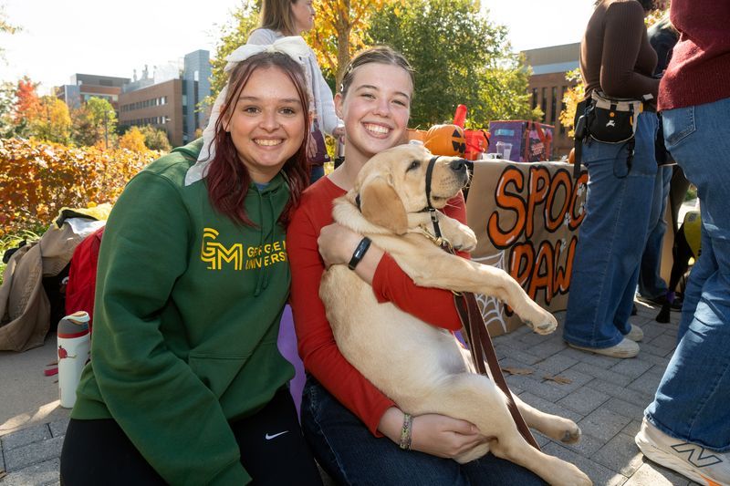 MasonPatriots's tweet image. Student like you are what makes Mason Nation great 💚 💛 

#MasonNation #StudentInvolvement