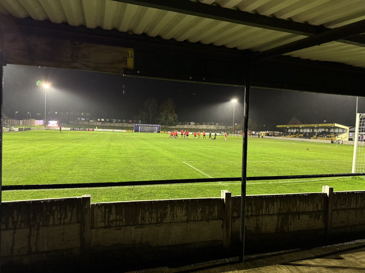 Night game at congleton!! Not many’s places better than this. <a href="/CongletonFC/">Congleton Town FC</a> vs <a href="/RuncornLinnets/">Runcorn Linnets FC</a> #underthelights