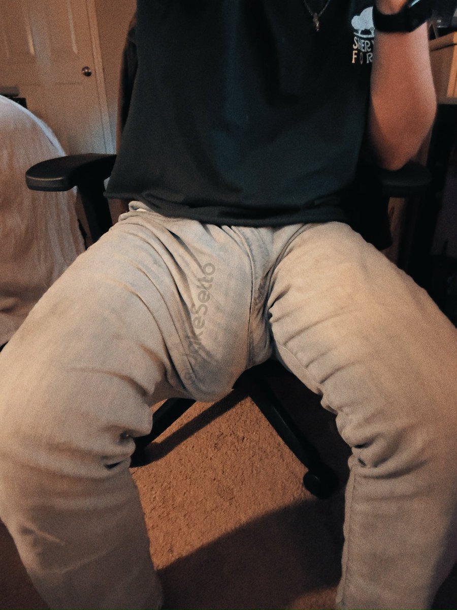 JakeSetto's tweet photo. @bearbussy Sweats are a no-go this time of year 😅 https://t.co/PlMhEh16Qn