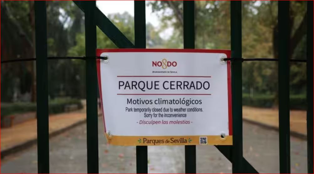 La misma Administración que confunde #Climatología con #Meteorología es la que dice que #Aemet no declaró 'alerta roja' el otro día. Así nos va #tiempo #clima #proteccioncivil #alerta #Emergencias #lluvias #temporal #ayuntamientosevilla <a href="/Ayto_Sevilla/">Ayuntamiento de Sevilla</a> <a href="/jlsanzalcalde/">José Luis Sanz</a> <a href="/eveliarincon/">Evelia Rincón</a>